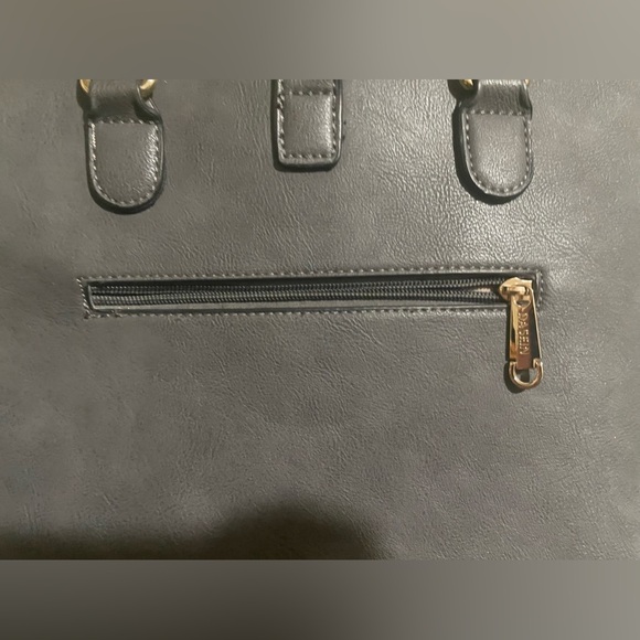 Dasein Purse . Grey. Perfect shape with coin purse. - Picture 6 of 12